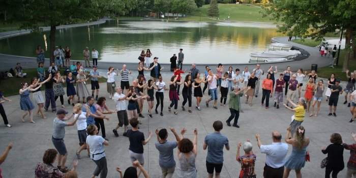 Intégration locale : danse folklorique au Lac-aux-Castors